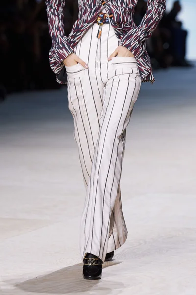 Look 9